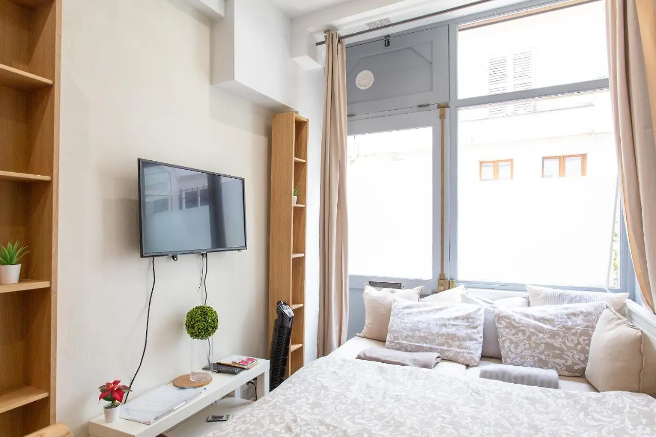 아파트 Charming Small Duplex - Heart Of *