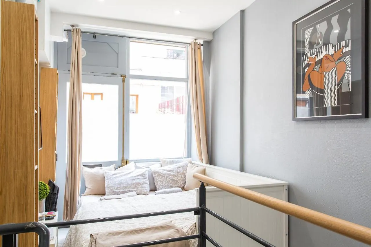 아파트 Charming Small Duplex - Heart Of *